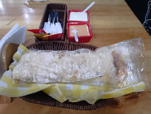 La Pirámide Shawarma